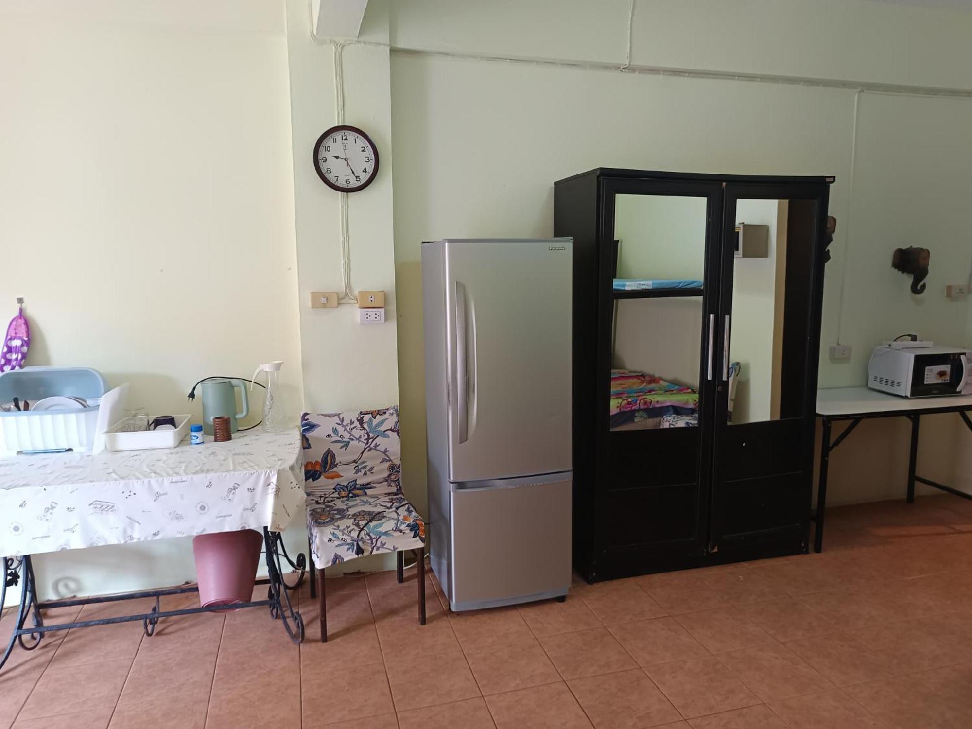 Sv. House Hotel Pantai Jomtien Bagian luar foto